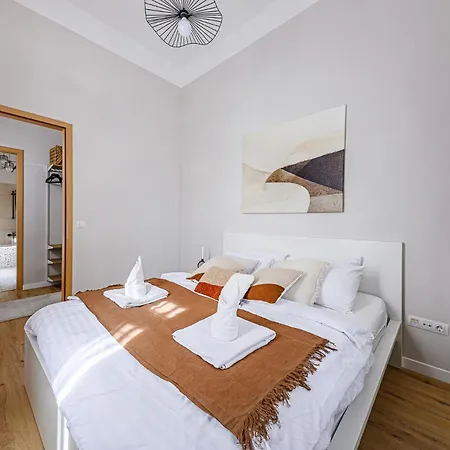 Διαμέρισμα The Noble At Gozsdu Courtyard - 2br - Pool *