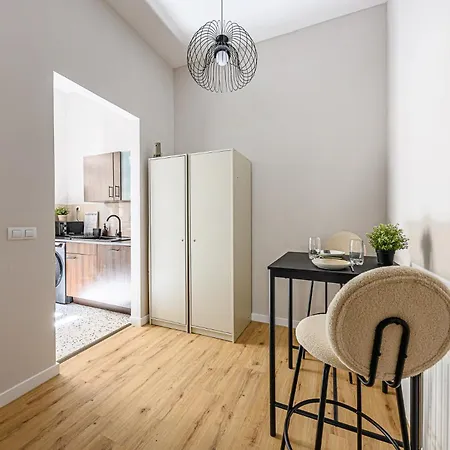 The Noble At Gozsdu Courtyard - 2br - Pool Βουδαπέστη