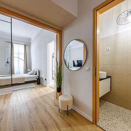 The Noble At Gozsdu Courtyard - 2br - Pool Διαμέρισμα