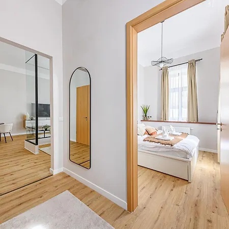 The Noble At Gozsdu Courtyard - 2br - Pool Budapest