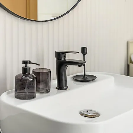 Apartamento The Noble At Gozsdu Courtyard - 2br - Pool *