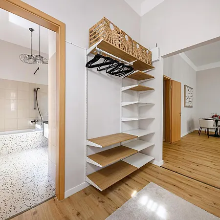 The Noble At Gozsdu Courtyard - 2br - Pool Διαμέρισμα *